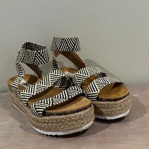 Black and White Woven Espadrille Platform Sandals